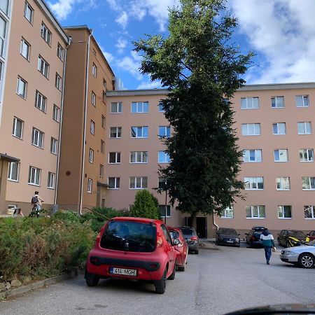 Riia 10, 2-Bedroom Apartment - 2 Big Beds 1 Extra Bed-Parking Free Tartu Zewnętrze zdjęcie