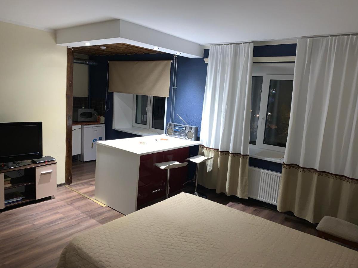 Riia 10, 2-Bedroom Apartment - 2 Big Beds 1 Extra Bed-Parking Free Tartu Zewnętrze zdjęcie