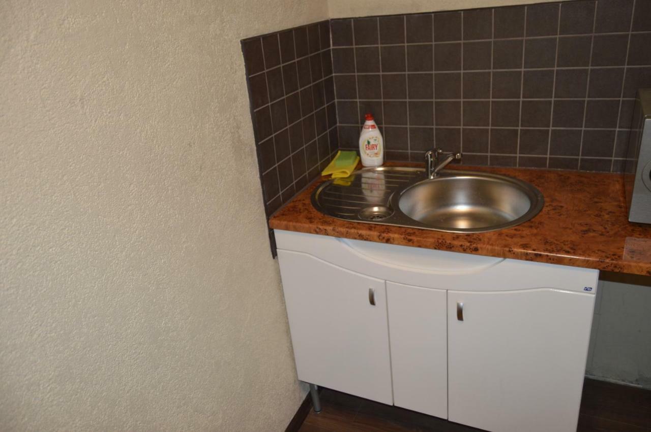 Riia 10, 2-Bedroom Apartment - 2 Big Beds 1 Extra Bed-Parking Free Tartu Zewnętrze zdjęcie